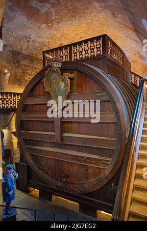 La grande botte di vino nel Castello di Heidelberg. La più grande botte di legno del mondo Baden Wuerttemberg, Germania, Europa Foto Stock
