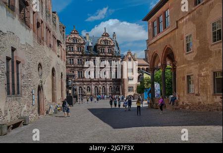 Vista sul palazzo Friedrich (Rinascimento tedesco) dal patio. Baden Wuerttemberg, Germania, Europa Foto Stock