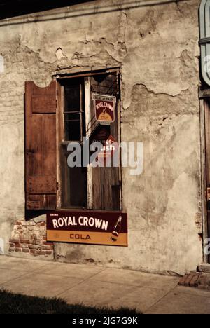 Natchez, Mississippi. [Firma pubblicità Royal Crown cola]. Foto Stock