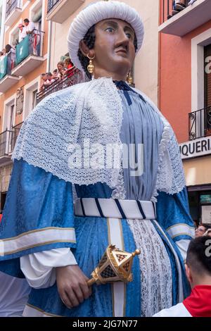 Giganti nella processione del giorno di San Fermin. Luglio 07, 2022. High Street. Pamplona, ​​Navarra, Spagna, Europa. Foto Stock