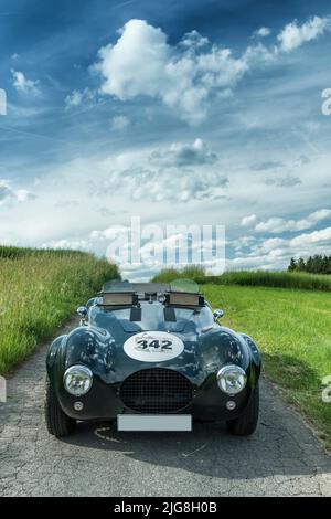 Breuberg, Hesse, Germania, Jaguar XK 120 Roadster con una scocca personalizzata Rochdale. Anno di fabbricazione 1953, Foto Stock