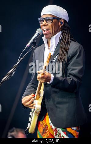 I Nile Rodgers e Chic si esibiscono sul palco principale durante la prima giornata del TRNSMT Festival a Glasgow Green. Data foto: Venerdì 8 luglio 2022. Foto Stock