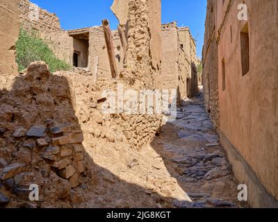 Passeggia attraverso lo storico villaggio museo di Misfat al Abriyyin, Oman. Foto Stock