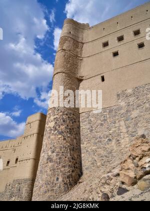 Passeggia attraverso lo storico villaggio museo di Misfat al Abriyyin, Oman. Foto Stock