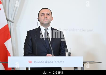 Vienna, Austria. 8th luglio 2022. Dichiarazione stampa del primo ministro georgiano Irakli Garibashvili nella Cancelleria federale di Vienna Foto Stock