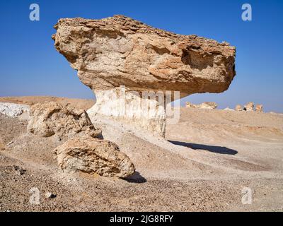 Sulla strada in al Huqf, un deserto di pietra tra il Mare Arabico e il Rub al-Khali, Oman Foto Stock