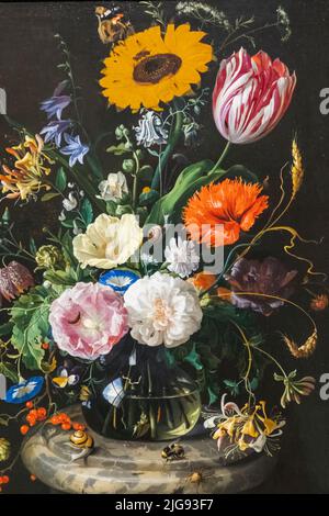 Dipinto dal titolo 'Fiori in bottiglia di vetro su un rivestimento in marmo' dell'artista olandese Jan Davidsz de Heem datato 1670 Foto Stock