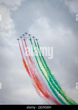 Il team dimostrativo aeronautico dell'Aeronautica militare italiana Frecce Tricolori vola in mostra durante l'air show Falcon Wings 2019 presso la base aerea di Siauliai Foto Stock