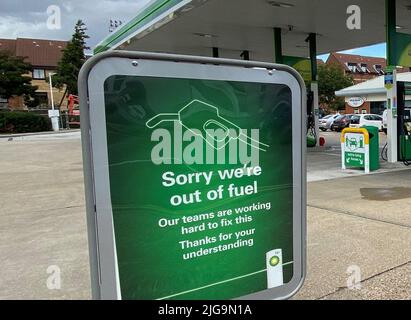 Ha detto che all'inizio di questa settimana circa un quinto delle previsioni a Londra e nel sud-est dell'Inghilterra erano senza carburante. Un distributore di benzina a Southend-on-Sea in Essex è chiuso agli automobilisti. Alcune stazioni di rifornimento in tutto il paese rimangono prive di carburante dopo che la scarsità di conducenti di HGV ha fatto sì che il carburante non potesse essere consegnato come al solito. Caratterizzato: Atmosfera dove: Southend-on-Sea, Essex, Regno Unito quando: 28 Sep 2021 credito: WENN Foto Stock