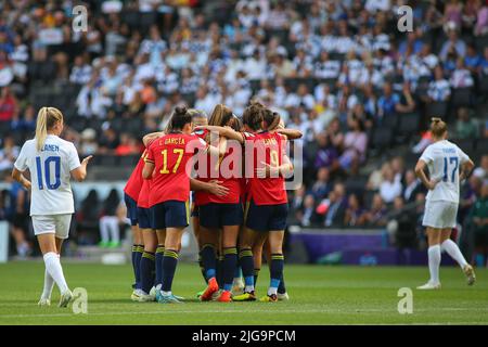 REGNO UNITO. 08th luglio 2022. Milton Keynes, Inghilterra, luglio 8th 2022: Festeggiamenti del traguardo della Spagna durante la partita di calcio UEFA Womens Euro 2022 tra Spagna e Finlandia allo Stadio MK di Milton Keynes, Inghilterra. (Pedro Soares/SheKicks/SPP) credito: SPP Sport Press Foto. /Alamy Live News Foto Stock