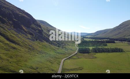 Veduta aerea di Glen Clova nel Parco Nazionale di Cairngorms di Angus, Scozia, Regno Unito Foto Stock