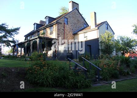 Parry Mansion, costruita nel 1784, attualmente museo, sulla strada principale, lato giardino, New Hope, PA, USA Foto Stock