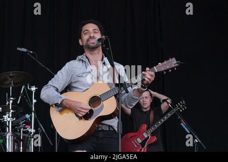 Great Tew, Regno Unito. 08th luglio 2022. Il cantante e cantautore britannico ben Earle suona dal vivo con il duo musicale The Shires al Cornbury Festival. (Foto di Dawn Fletcher-Park/SOPA Images/Sipa USA) Credit: Sipa USA/Alamy Live News Foto Stock