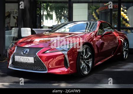 BERLINO - 18 GIUGNO 2022: Grand tourer, modello ibrido-elettrico Lexus LC500h. Classic Days Berlino. Foto Stock