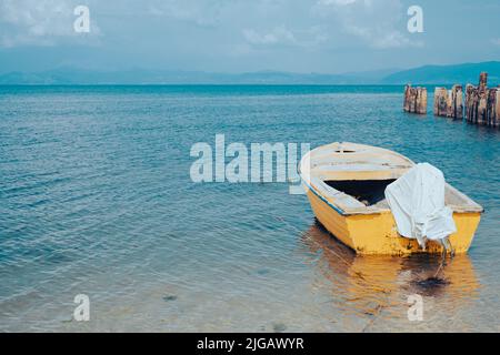 Vista sulla spiaggia albanese Capo di rodone vista tranquilla Foto Stock