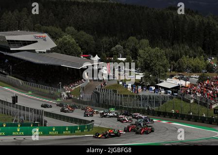 Spielberg, Austria. 9th luglio 2022. Max Verstappen (NLD) Red Bull Racing RB18 al via. Gran Premio d'Austria, sabato 9th luglio 2022. Spielberg, Austria. Foto Stock