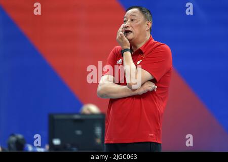 Gdansk, FIVB Volleyball Nations League Men's Pool 6 partita tra Cina e Bulgaria a Gdansk. 9th luglio 2022. WU Sheng, allenatore della Cina, reagisce durante la partita FIVB Volleyball Nations League Men's Pool 6 tra Cina e Bulgaria a Gdansk, Polonia, il 9 luglio 2022. Credit: Piotr Matusewicz/Xinhua/Alamy Live News Foto Stock