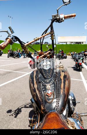 16-04-2020. La Nucia, Alicante, Spagna. Steampunk stile motocicletta personalizzata Foto Stock