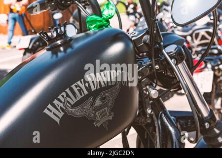 La Nucia, Alicante, Spagna 16-04-2020. Primo piano di un carro armato per motociclette Harley davidson in un rally motociclistico, Foto Stock