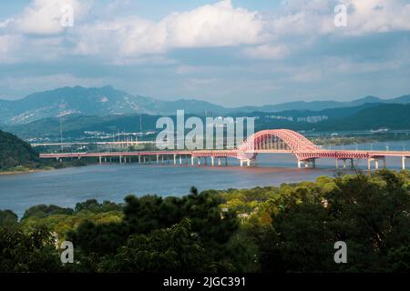 Ponte di Banghwa e il paesaggio circostante Foto Stock