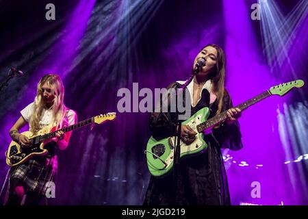 LONDRA, INGHILTERRA: Inalatore di supporto per le gambe umide al Kentish Town Forum con: Hester Chambers, Rhian Teasdale dove: Londra, Regno Unito quando: 06 Ott 2021 Credit: Neil Lupin/WENN Foto Stock