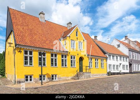 Aabenraa, Danimarca; 6 luglio 2022 - antiche case tradizionali danesi, Aabenraa, Danimarca Foto Stock