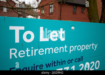 segno per la proprietà di pensione per lasciare alloggio dedicato al riparo liverpool uk Foto Stock