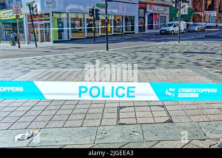 Glasgow, Scozia, Regno Unito 10th luglio 2022. Incidente di polizia Sauchiehall strada ha visto forensi al vecchio edificio mcwatt e la fermata dell'autobus, come è stato registrato per una zona considerevole questa mattina alle 9. Apparentemente un 18-anno-vecchio è stato assalito poco prima del 2am, su Sauchiehall Street vicino a Hope Street. Credit Gerard Ferry/Alamy Live News Foto Stock