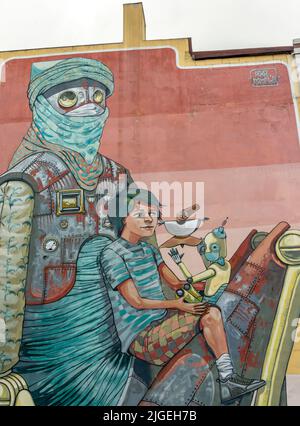 Murale ' Terror ' o Bambino di pixel Pancho, 2013. Murales a Istanbul. Arte di strada, murale nel distretto di Kadiköy di Istanbul, Turchia Foto Stock