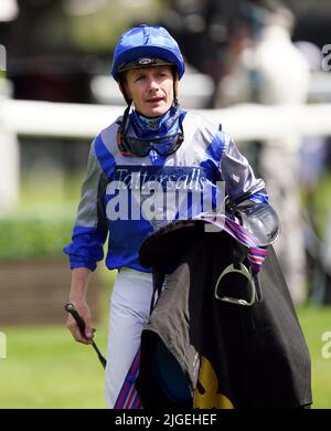 Jockey Kieran o'Neill in Darley July Cup Day of the Moet and Chandon July Festival at Newmarket racecourse, Suffolk. Data foto: Sabato 9 luglio 2022. Foto Stock