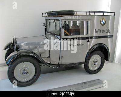 26.07.2013, Germania, Monaco, Museo BMW. BMW 3 15 PS, un classico dell'anno 1930 mostra al museo BMW. Teile in Eile. BMW AG Muchen Foto Stock