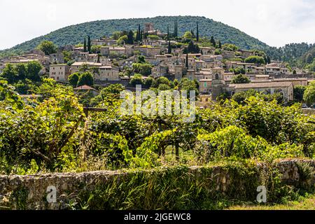 Il comune di Crest nel dipartimento di Drôme nella regione Auvergne-Rhône-Alpes, Francia. Foto Stock