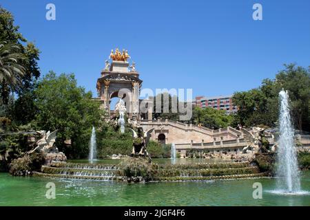 Quadriga de l'Aurora in cima alla Font de la cascada, nel Parc de la Ciutadella, Ciutat Vella, Barcellona, Catalogna, Spagna Foto Stock