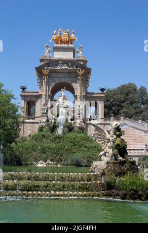 Quadriga de l'Aurora in cima alla Font de la cascada, nel Parc de la Ciutadella, Ciutat Vella, Barcellona, Catalogna, Spagna Foto Stock