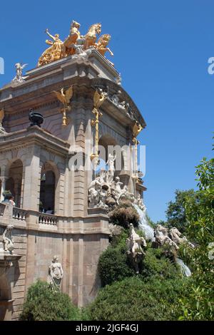 Quadriga de l'Aurora in cima alla Font de la cascada, nel Parc de la Ciutadella, Ciutat Vella, Barcellona, Catalogna, Spagna Foto Stock