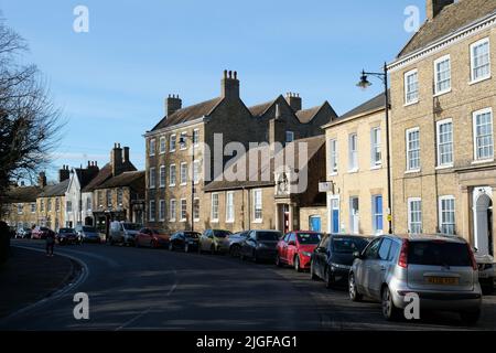 Luce del sole sulle case di Ely Foto Stock