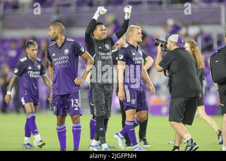 Orlando, FL: Il portiere di Orlando City Pedro Gallese (1) celebra la vittoria dopo una partita MLS contro l'Inter Miami, sabato 9 luglio 2022, all'EXPLO Foto Stock