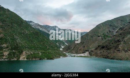 Splendida vista sulla cima della cattedrale di passu, a nord del Gulmit Village nella valle Hunza Attabad Lake Pakistan Foto Stock