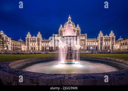 British Columbia Parliament Building, Victoria, di notte Foto Stock