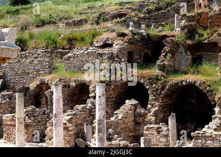 Rovine nella città un tempo grande di Efeso in Turchia Foto Stock