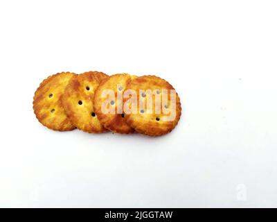 biscotti freschi croccanti isolati su sfondo bianco Foto Stock