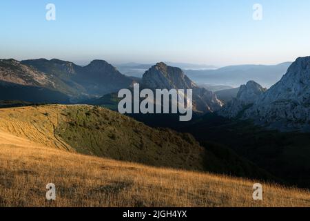 Parco Naturale di Urkiola all'alba, Vizcaya, Spagna Foto Stock