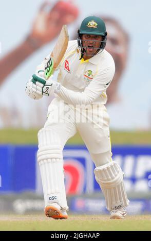 Galle, Sri Lanka. 11th luglio 2022. Usman Khawaja in Australia suona un colpo durante il 4th giorno della partita di cricket di prova del 2nd tra Sri Lanka e Australia al Galle International Cricket Stadium di Galle il 11th luglio 2022. Viraj Kothalwala/Alamy Live News Foto Stock