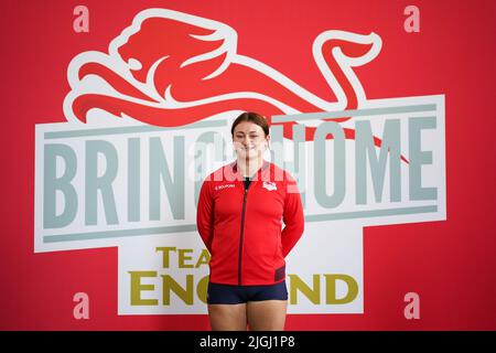 Anna acquista durante una sessione di kitting out al West Park Teaching Hub, Loughborough University. Data foto: Lunedì 11 luglio 2022. Foto Stock