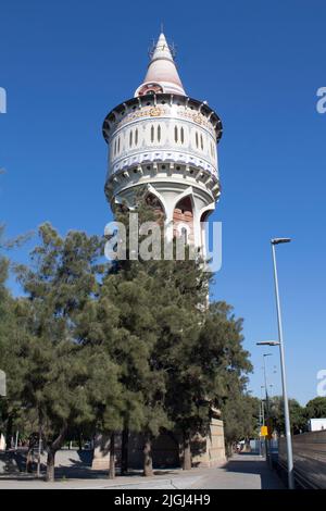 Torre de les Aigues water tower in Parc de la Barceloneta Barcelona Spagna Foto Stock