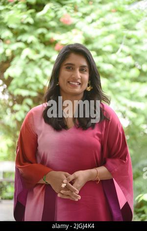 New Delhi, India. 11th luglio 2022. Mithali Raj, ex capitano indiano del test e di un giorno internazionale (ODI) della squadra nazionale di cricket delle donne indiane, durante una fotografia per un prossimo film di dramma sportivo biografico indiano in lingua hindi basato sulla sua vita a Nuova Delhi. (Foto di Sondeep Shankar/Pacific Press) Credit: Pacific Press Media Production Corp./Alamy Live News Foto Stock