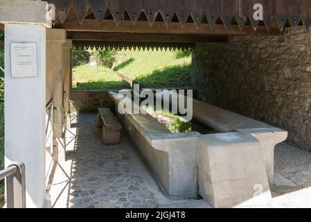 Crucivento, Italia (8th luglio 2022) - l'antico lavatoio utilizzato dalle donne locali per lavare i vestiti della famiglia Foto Stock