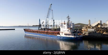 Poole, Dorset, Inghilterra, 9 luglio 2022 LA MIA Melody una nave generale Cargo ormeggiata a Poole Harbour. Foto Stock