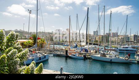 Febbraio 04 2022 - immagine del porto dell'isola delle Canarie di Las palmas con navi particolari per accordo Foto Stock