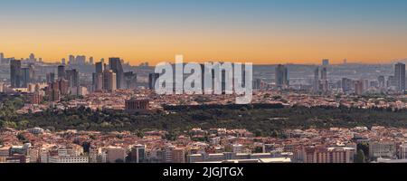 Splendida vista panoramica di Ankara, la capitale della Turchia, al tramonto Foto Stock